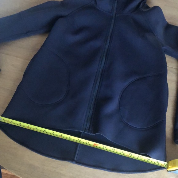 Lululemon soft shell jacket, black, size 2, never worn - Picture 4 of 5